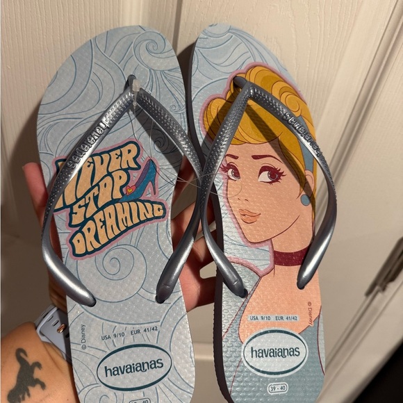 Havaianas Disney Princess Flip Flops - Picture 1 of 5
